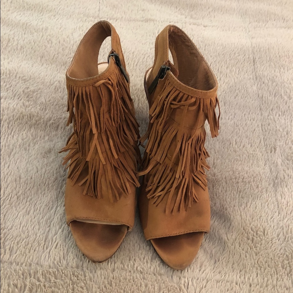 Vince Camuto Finge Wedges